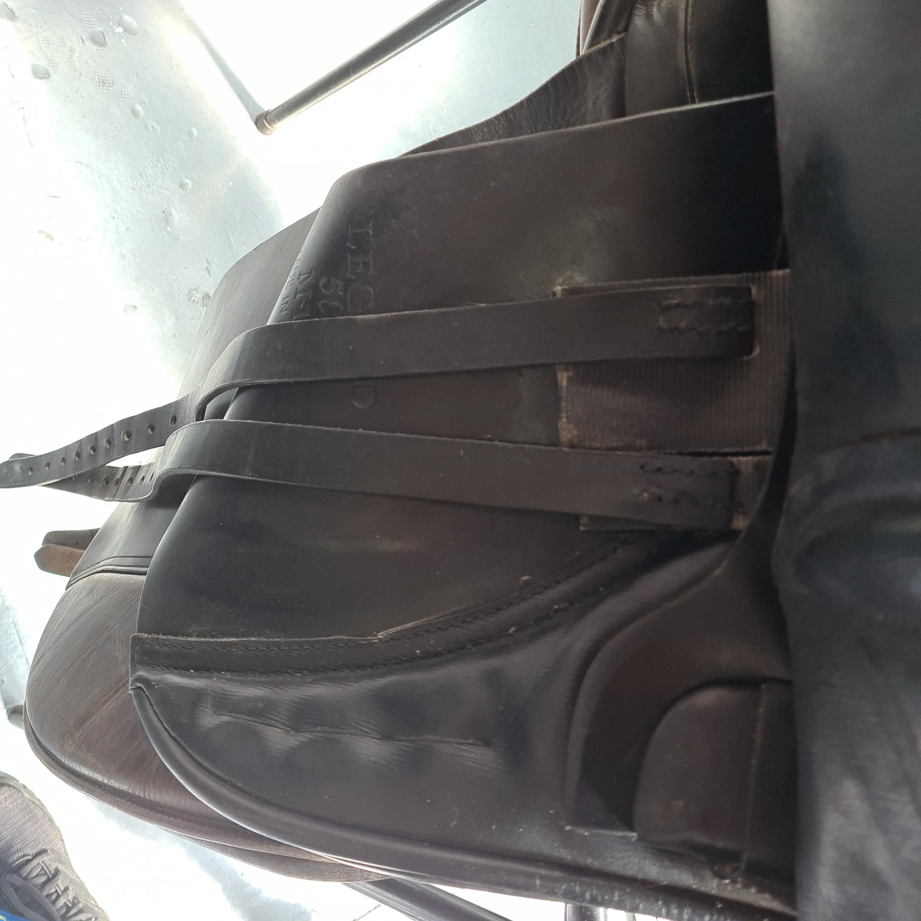 17.5" Albion Legend 5000 medium dressage saddle Brown