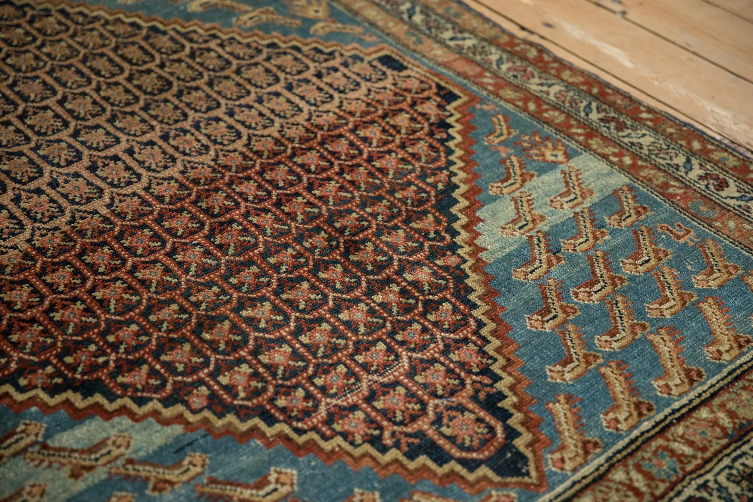 4x5.5 Antique Distressed Hamadan Rug