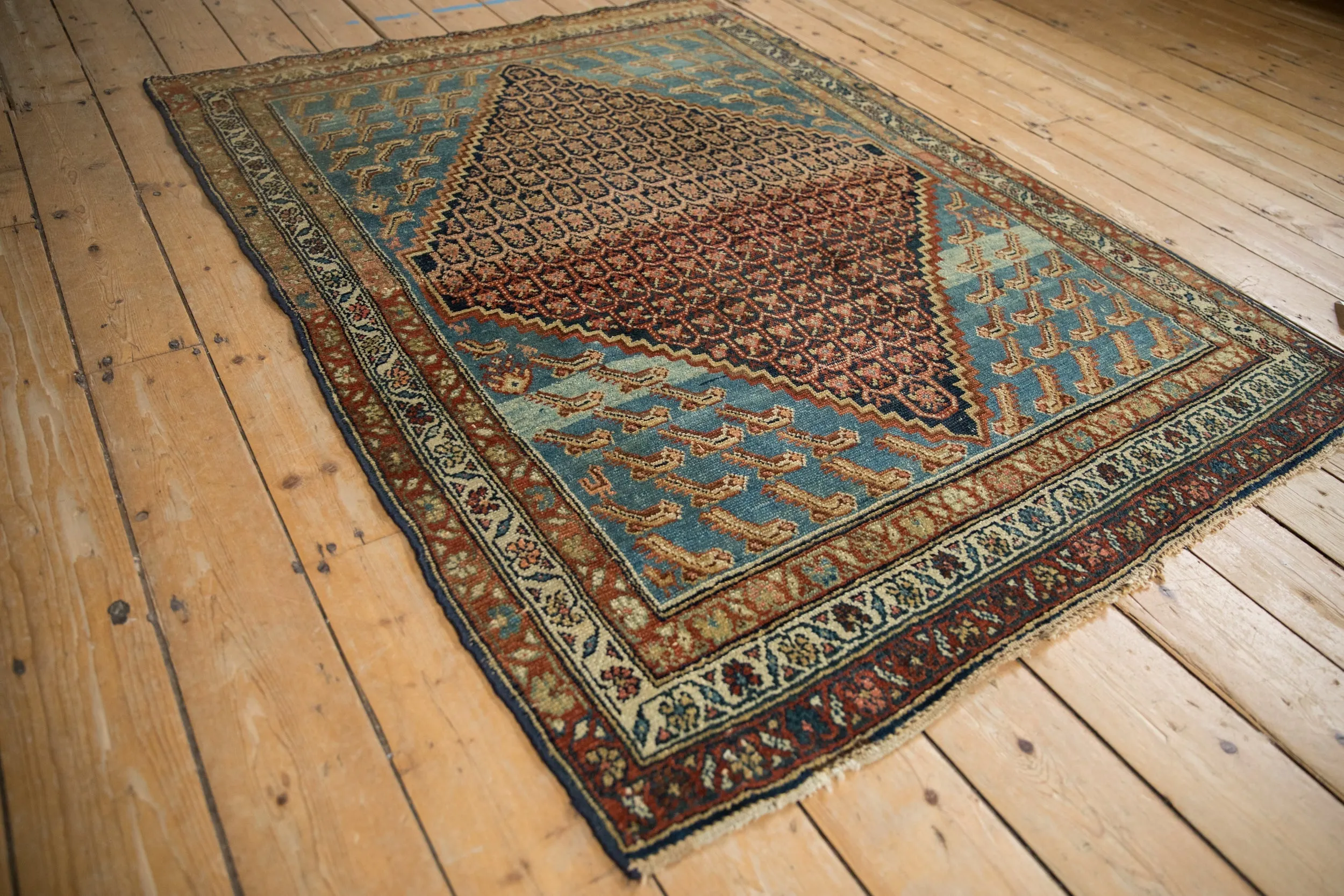 4x5.5 Antique Distressed Hamadan Rug