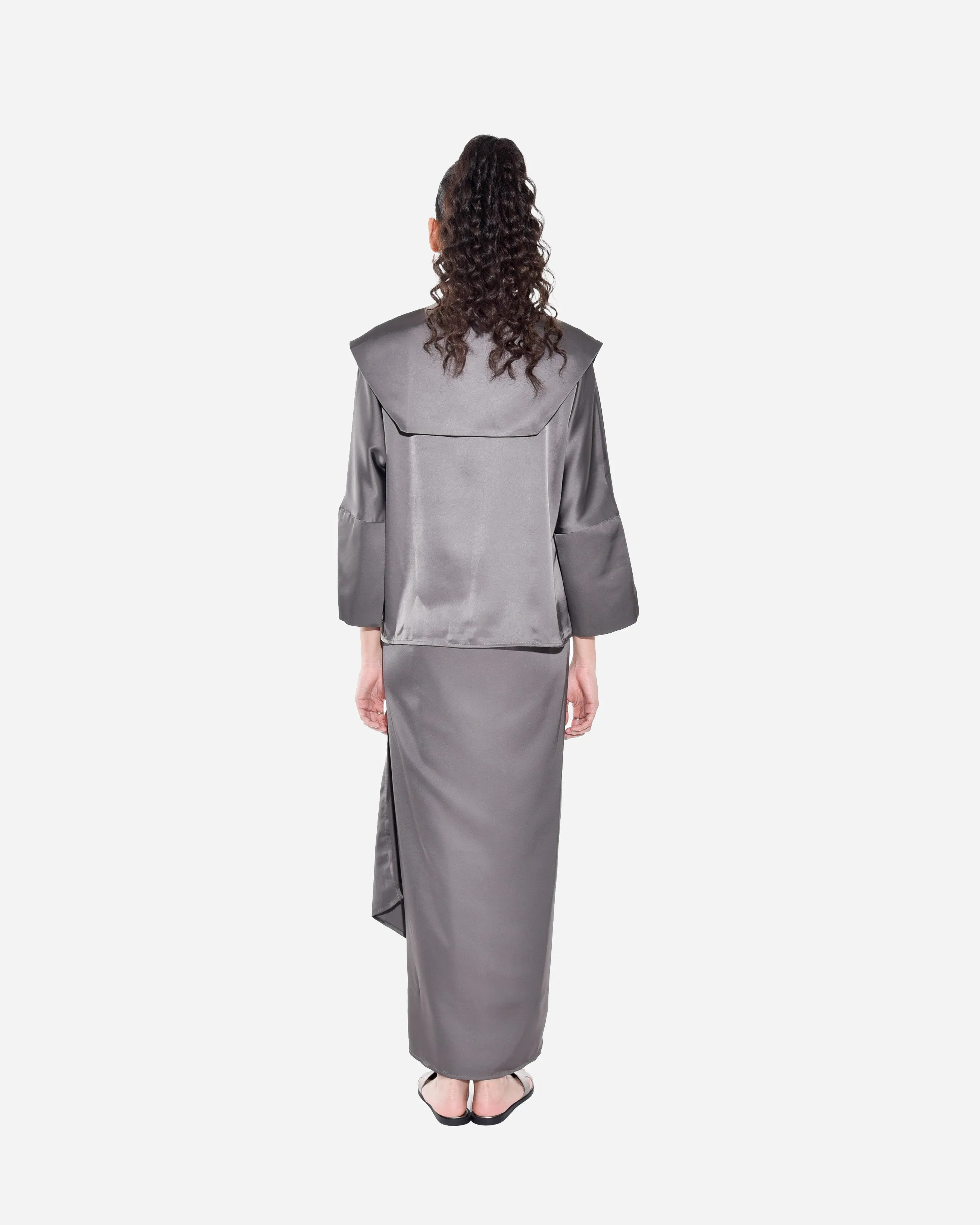 NAOMI SET IN GREY
