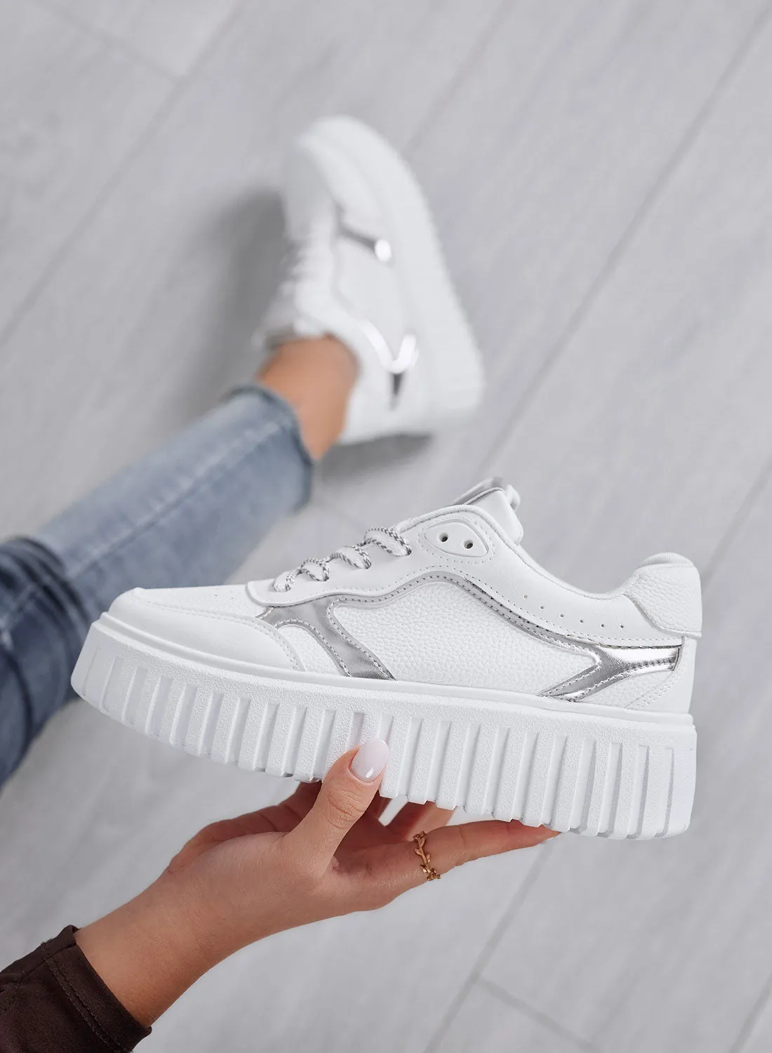 PAMELA - Sneakers bianche platform con dettagli argento