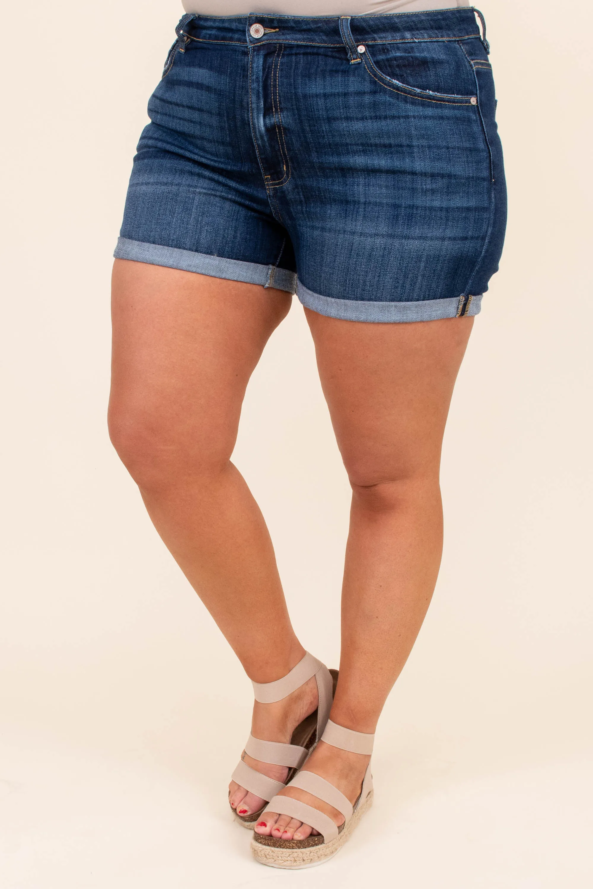 Shoot The Breeze Shorts, Dark Wash