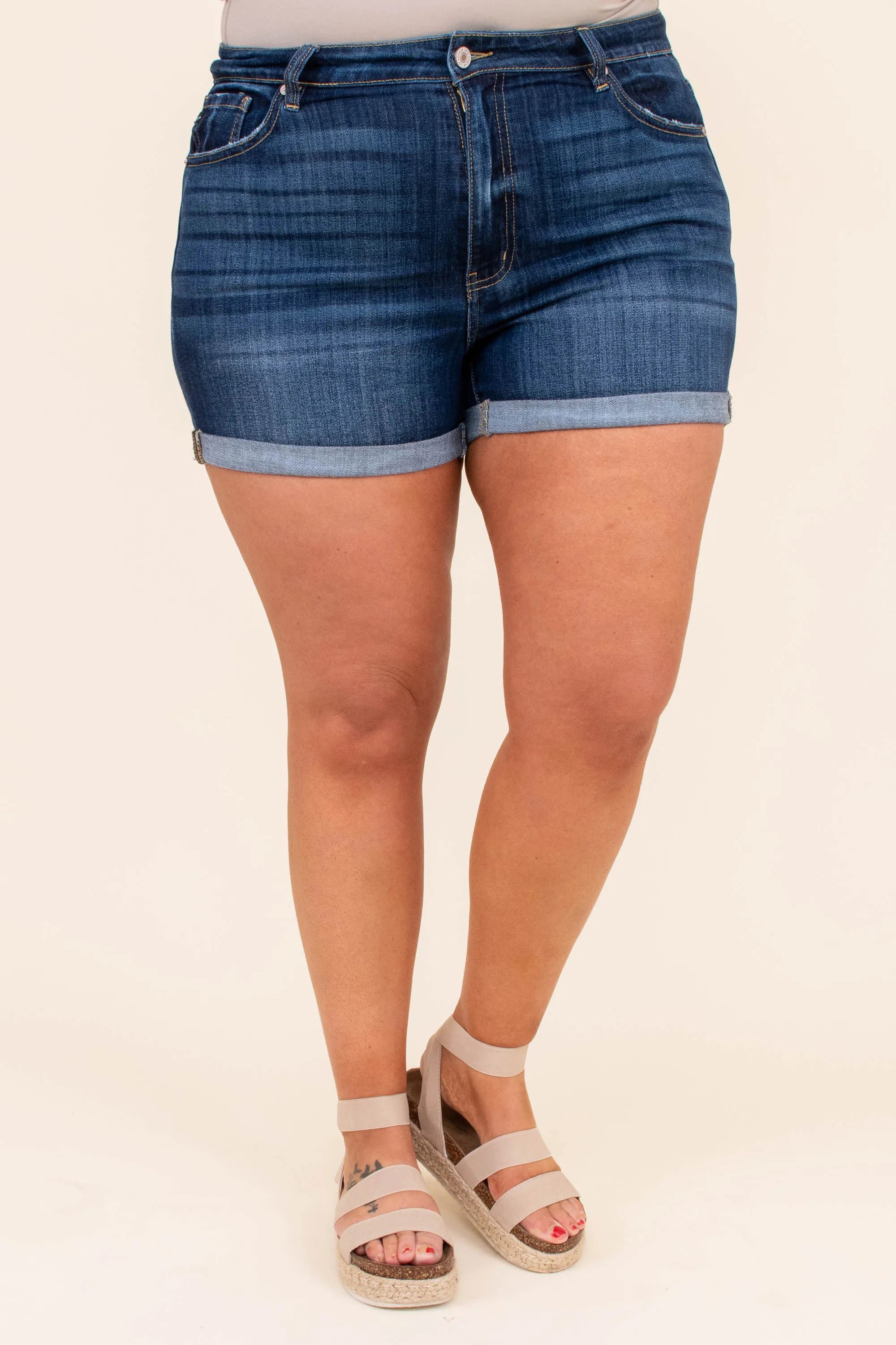 Shoot The Breeze Shorts, Dark Wash